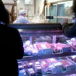 二の岡ハム - 狭いですよ