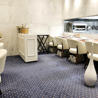 Grand rocher - 店内はテーブル数卓にカウンターも