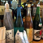 里山の食事処 山小屋亭 - お酒だらけ