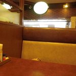 ビッグボーイ　 福島鎌田店 - テーブルの雰囲気