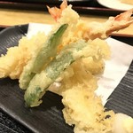 季節料理 まこと - 天ぷら ドアップ (まこと定食 880yen)