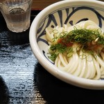 うどん工房　天空 - 生しょうゆセット。かやくご飯で。麺がモッチモチのシコシコ。