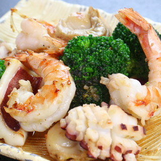 その時期ならではの食材にこだわり＊旬の味覚を使って〼。