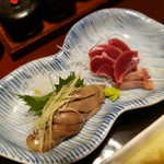 鳥田中 - 湯引き盛り合わせ(ハツ、レバー)