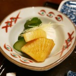 鳥田中 - お漬物盛り合わせ