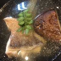 日本料理 尾前 - 玄界灘の甘鯛と安芸高田産の原木椎茸、フキ。お出汁も秀逸。掌でパシンと叩いた木の芽の香りに、思わずサブちゃん並みの鼻の穴、あはっ
