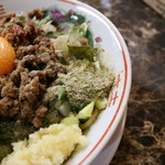 自家製麺 ら～めん かり屋 - 魚粉ふりふり