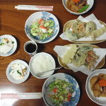 むら家 - これに、そば、アイスクリームかコーヒー、紅茶が付いて、・・・なんと１０００円、・・・ＣＰは良い。
