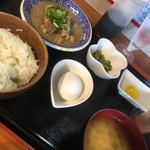 Bishu Shoku Sai Ganaru - ホルモン煮込み定食 (650円)