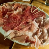 カルネジーオ イースト - 