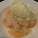 ビストロヤナギハラ - グレープフルーツとシャンパンのグラニテ　ヨーグルトソルベ添え