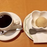 びすとろ 風露 - 自家製きな粉アイスとコーヒー