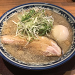 麺屋 八海山 - 味玉入り煮干しそば