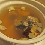 龍苑中菜廳 - 烏骨鷄老火燉