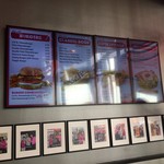 Pink's Hot Dogs - 店内