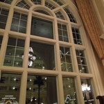 ドリーマーズ・ラウンジ - （2011/12月）すごく大きなアーチ型の窓