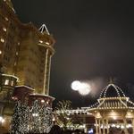 ドリーマーズ・ラウンジ - （2011/12月）ホテルエントランスから偶然花火が見えました。