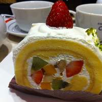 アニヴェルセル カフェ - フルーツロール（600円）