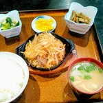 食堂ニューミサ - ジンギスカン定食（大盛り）　1000円