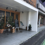 トラットリアプレッツァ - 店頭