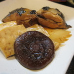 となりの食堂 - カレイもだが豆腐が旨そう！