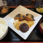 となりの食堂 - カレイ煮付け