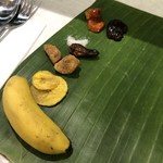 カレーリーブス カフェ＆レストラン - 最初に配膳