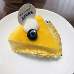 パティスリーボンボヤージュ - チーズスフレ ¥300