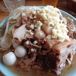 ラーメン そら - ラーメン＋うずら＋にんにく