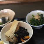ささら - イワシ酢の物 ひじき旨煮 ほうれん草おひたし