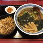 王府 - Ａセット(醤油ラーメン＆ミニ生姜焼き丼)