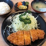 とんかつ一力 - トンカツ定食 1026円。