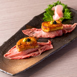 Foie gras & 2 pieces of meat Sushi