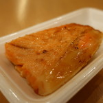 魚河岸惣菜 やま金 - 銀鮭ハラス焼き