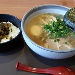 港北パーキングエリア（下り） フードコート - 港北家系豚骨醤油ラーメンセット