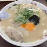 来久軒 - 卵入りラーメン（大盛り）