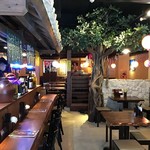 泡盛と沖縄地料理あかはち - 店内の様子