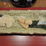 蕎麦　もり木 - 左から平貝、ミル貝イカの酒盗和え