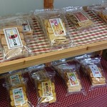 とうふ屋丸木橋六兵衛 - かりんとうもあります。