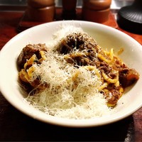 カルネジーオ イースト - 