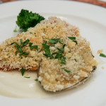 エリオ・ロカンダ・イタリアーナ - 北海道産鮭と白貝の香草パン粉焼き