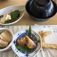 豆富料理と吟醸せいろ蒸し 八かく庵 大阪ステーションシティ店 - 前菜