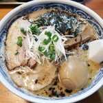 愚直 - 「とんこつラーメン(650円)+味玉(100円)」です