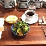 ブリコラージュ ブレッド アンド カンパニー ダイニング・カフェ - 春キャベツと、ナツメグかな？何かスパイスハープも香るのポタージュスープ。これもおいしかった～　20190427