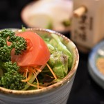 とん唐てん - 生親子丼　桜バージョンサラダ