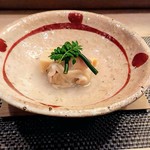 すし処 みや古分店 - 京都塚原の白子筍と千葉県の蛤の炊き合わせ、わらびと木の芽