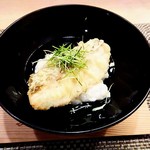 すし処 みや古分店 - フグの白子で和えた寿司飯にノドグロの天ぷらを乗せ鮑出汁の鮑をかけて