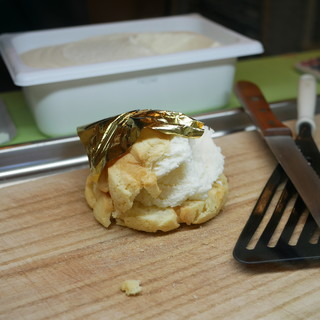 世界で2番めにおいしい焼きたてメロンパンアイス_1