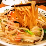 日高屋 - タンメン　持ち上げ