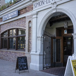 Stone Brewing Tap Room - 店舗外観。